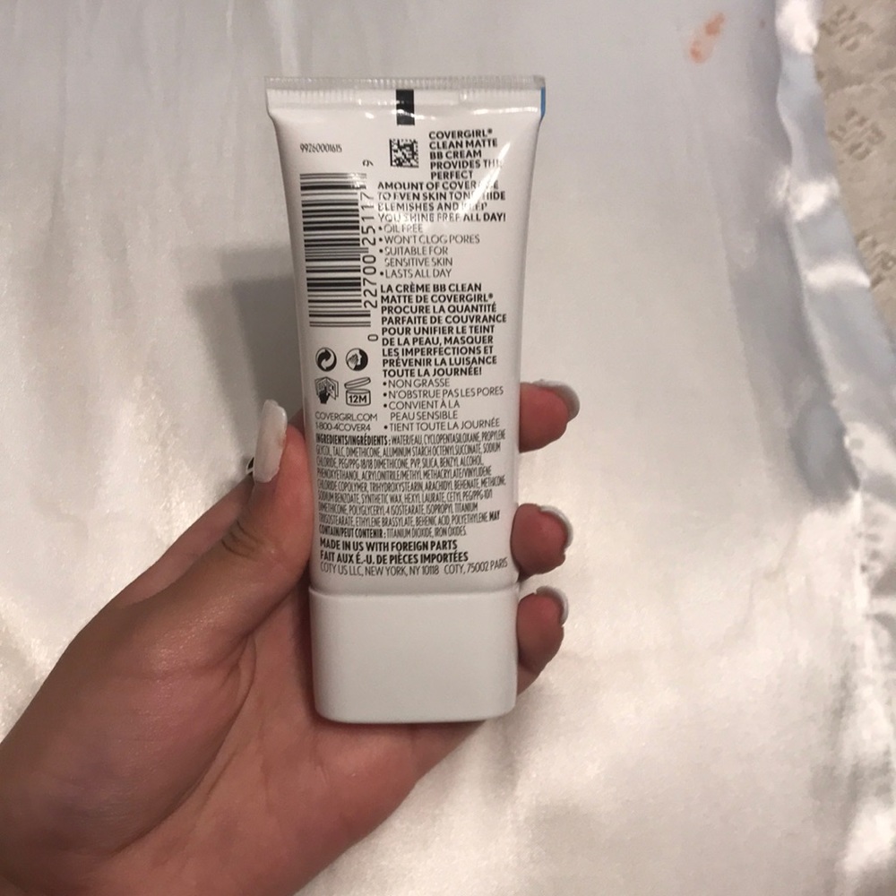 Makeup - Picture 2 of 2